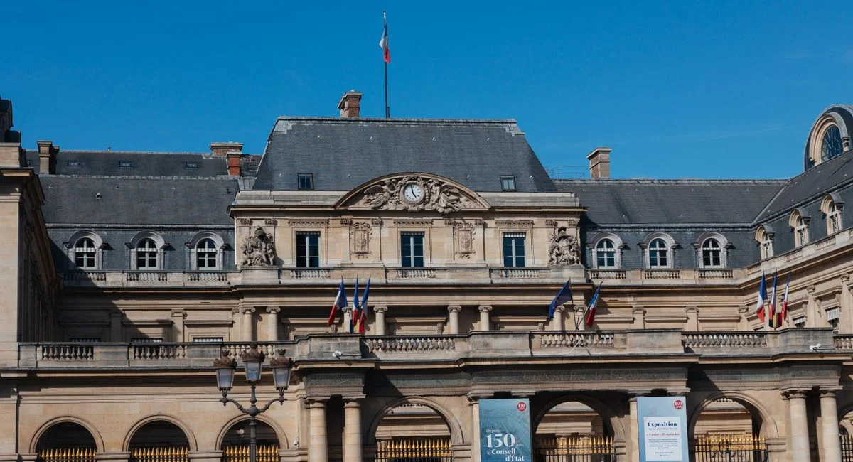 Illustration, externalisation de la paie ou logiciel interne